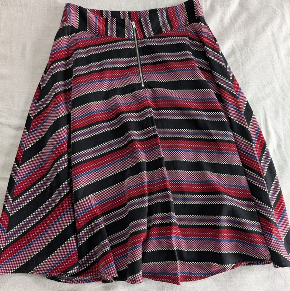 Darling London Matching Top and Skirt Set - Picture 8 of 10